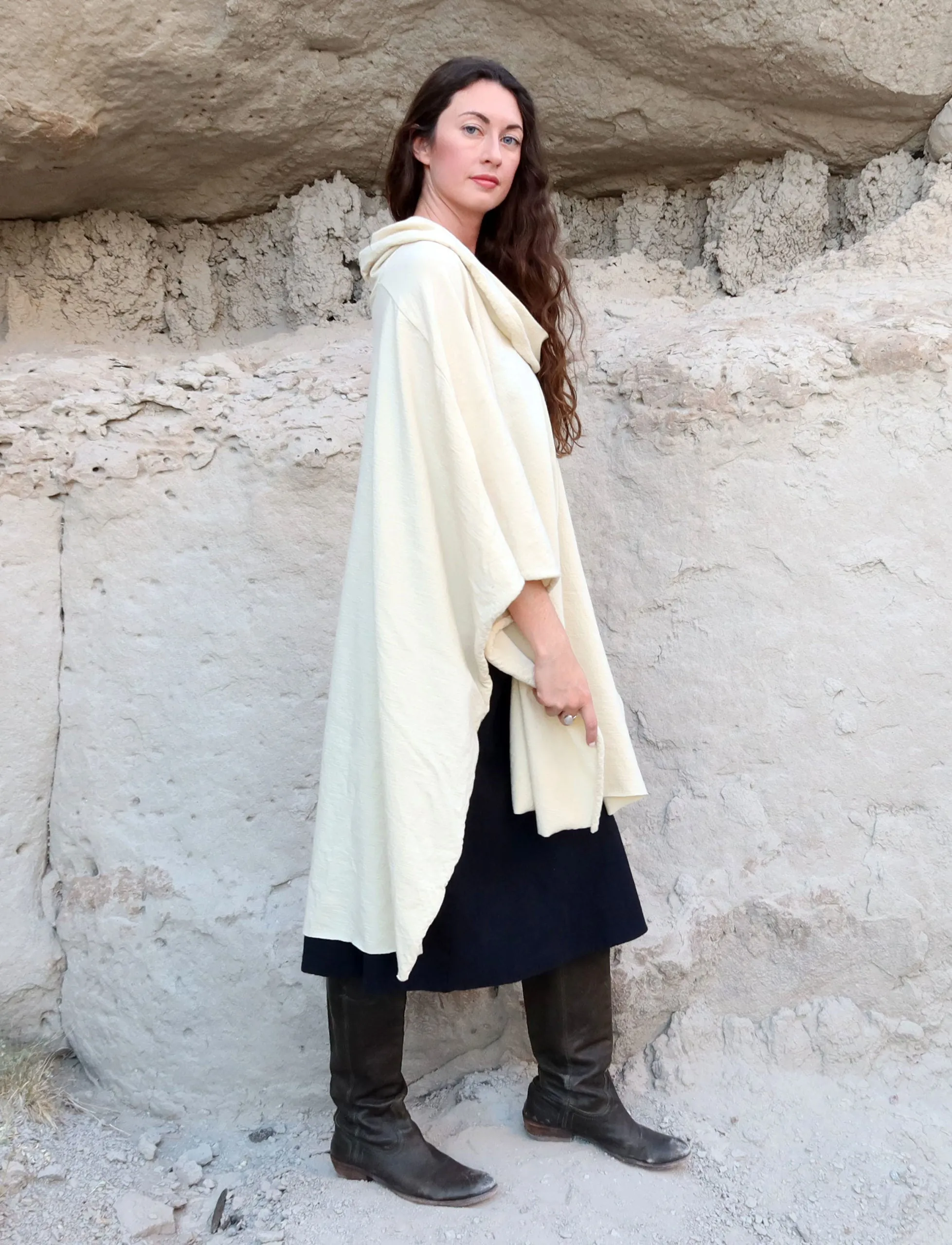 ORGANIC WOOL Nomad Aphrodite Short Cape