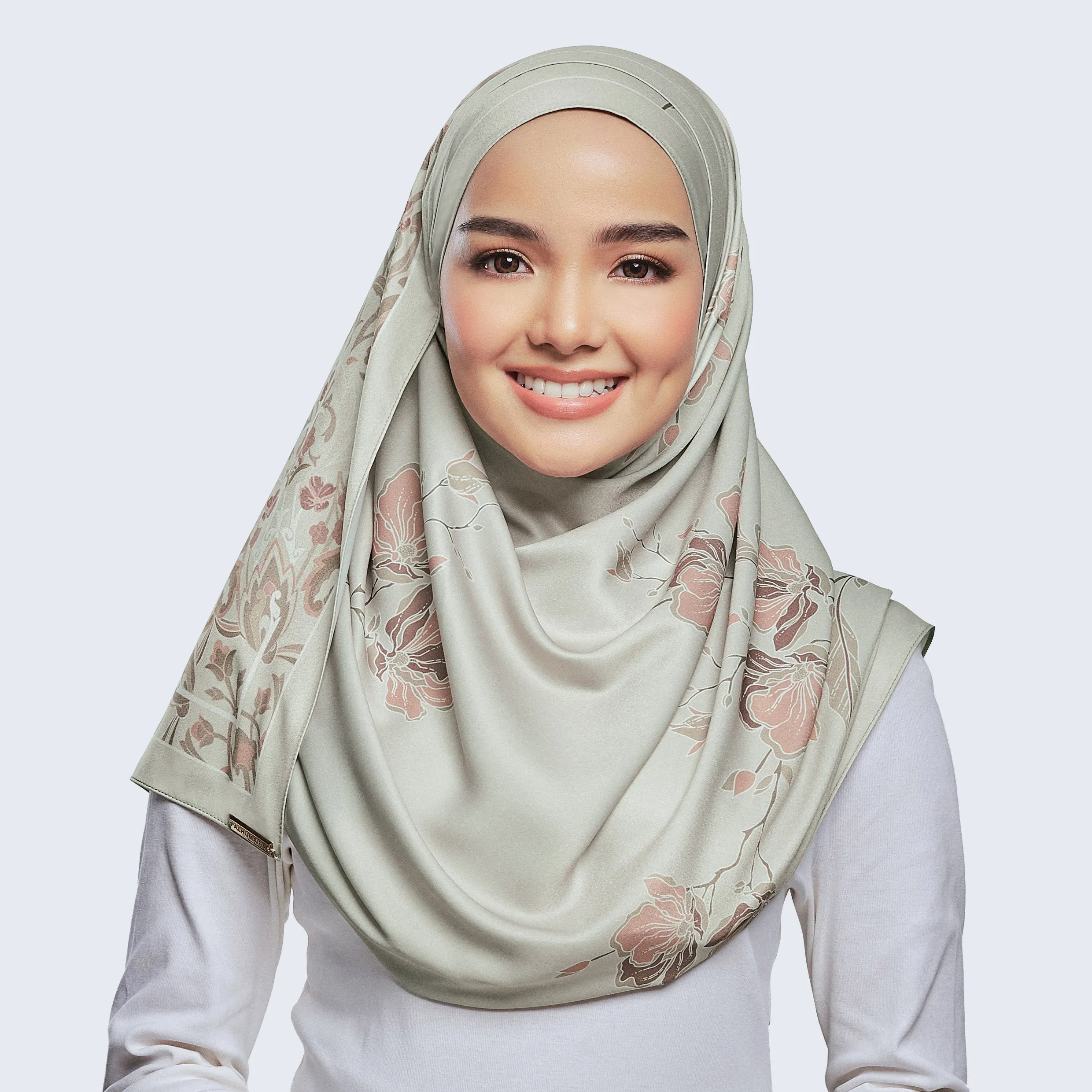 SAHRA Shawl in Tapestry Beige