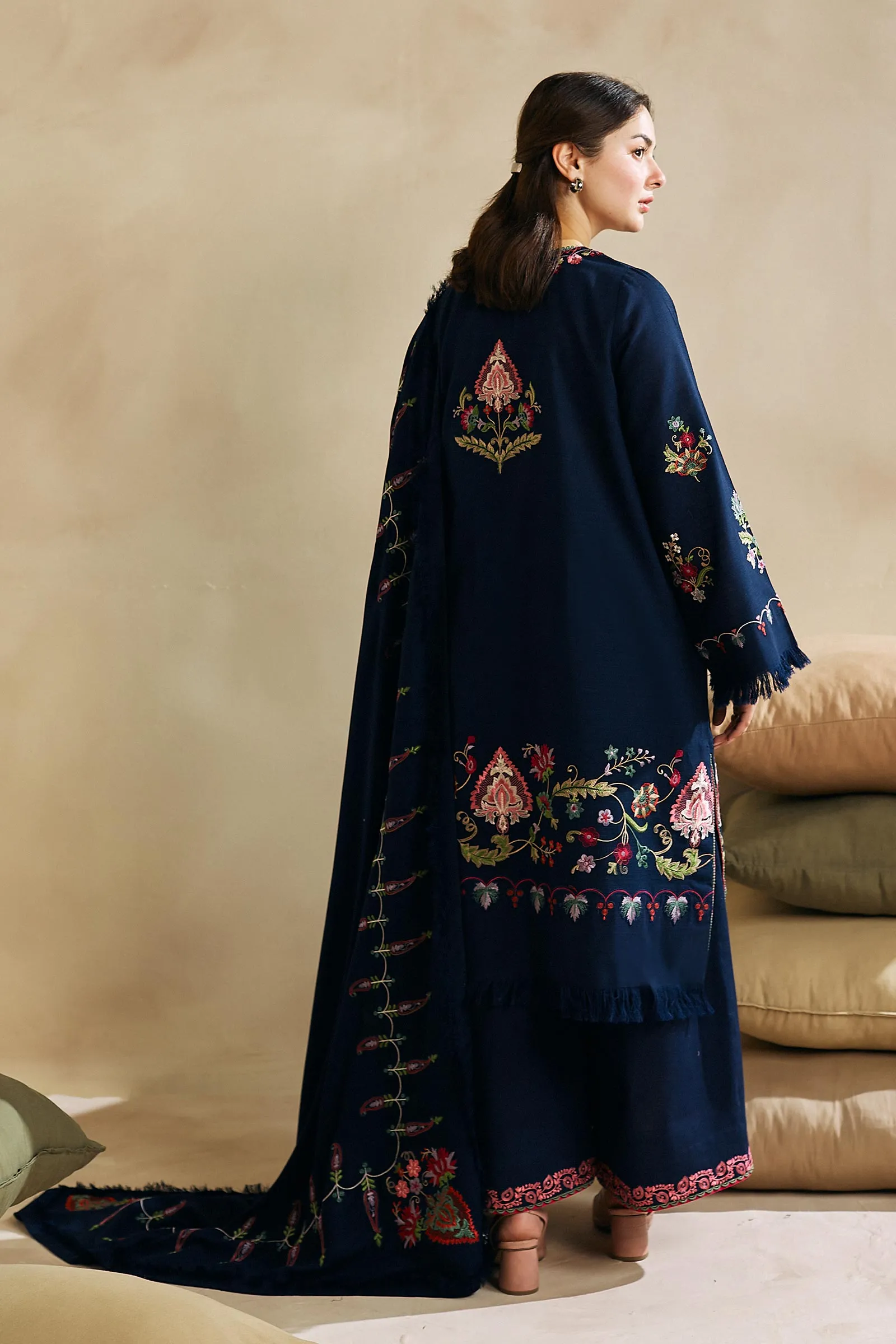 Zara Shahjahan Coco Winter Collection 2023 – ZW23-1B